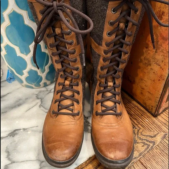Super Cute Ugg Lace Up Boots Size 6.5 - Picture 2 of 9